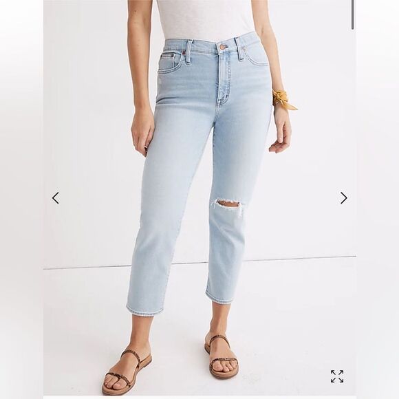 Madewell Mid-Rise Classic Straight Jeans in Wellingfora Wash Knee-Rip Edition 25 - Picture 4 of 15